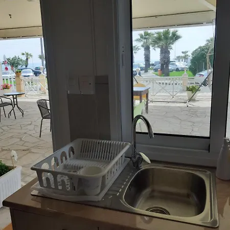 Zorbas Sea View No 5 דירה